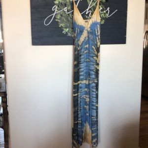 Earthbound trading co tie dye dress.
